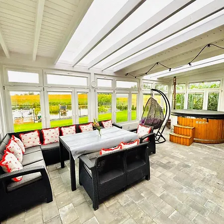 Paleczyno Pondside Retreat By Bookinghost Apartamento