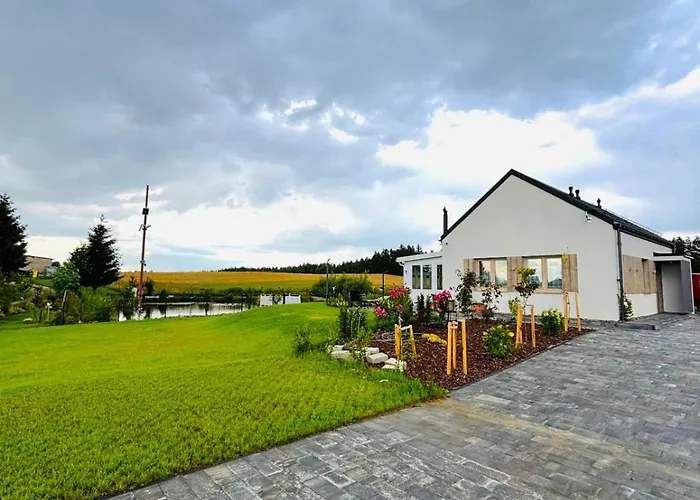 Paleczyno Pondside Retreat By Bookinghost *