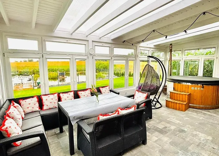 Paleczyno Pondside Retreat By Bookinghost Lägenhet